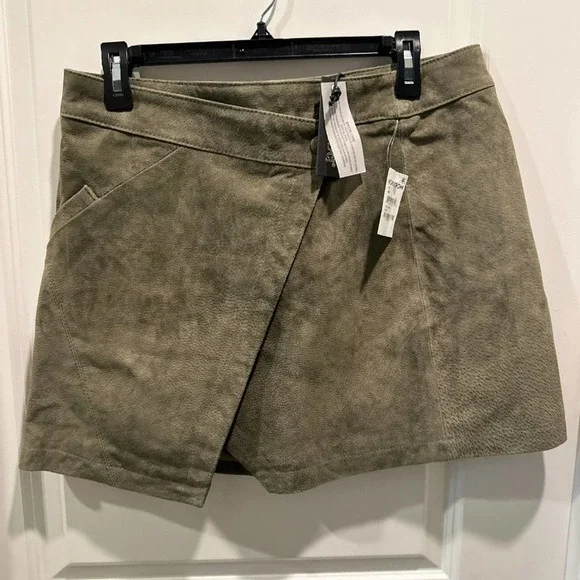 Blank NYC Snap Front Suede Wrap Skirt in Herb - Picture 6 of 7